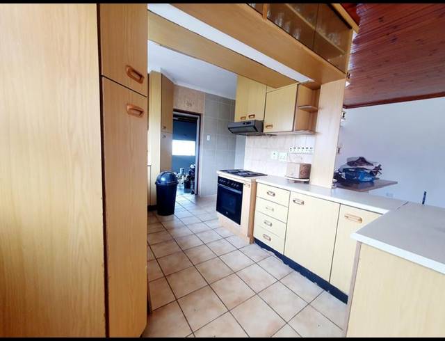 4 BEDROOM HOUSE FOR SALE IN CRAIGIEBURN